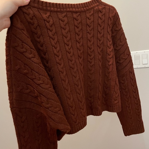 Simons Twik: Cropped Cable Knit Sweater - Picture 3 of 5